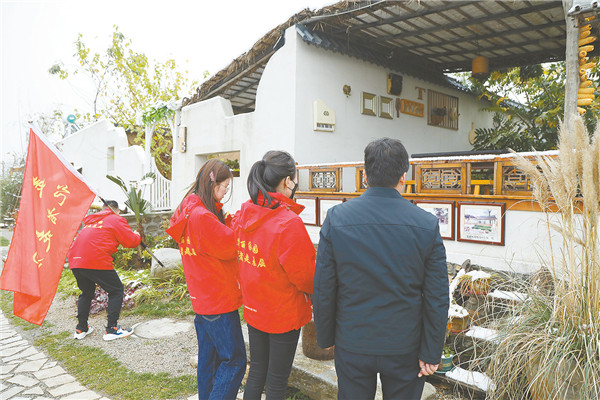 陈强的乡村民宿已成为远近闻名的旅游热地.