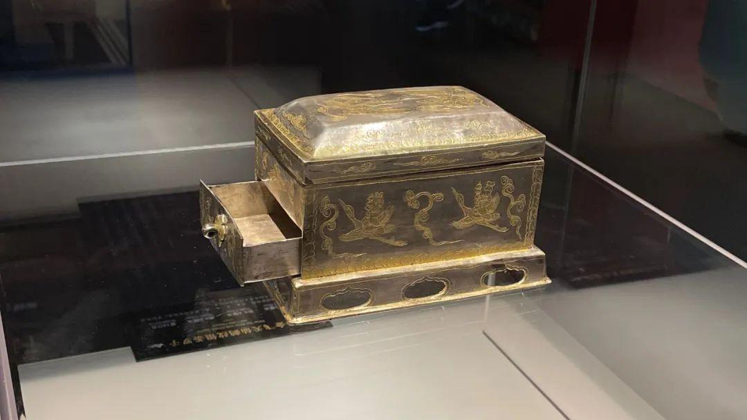 唐鎏金飞天仙鹤纹银茶罗子.