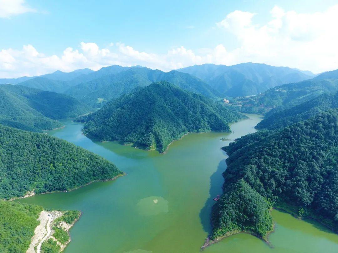 旅游>秦岭深山中的李家河水库环境污染防治与管控成效明显蓝田县坚持