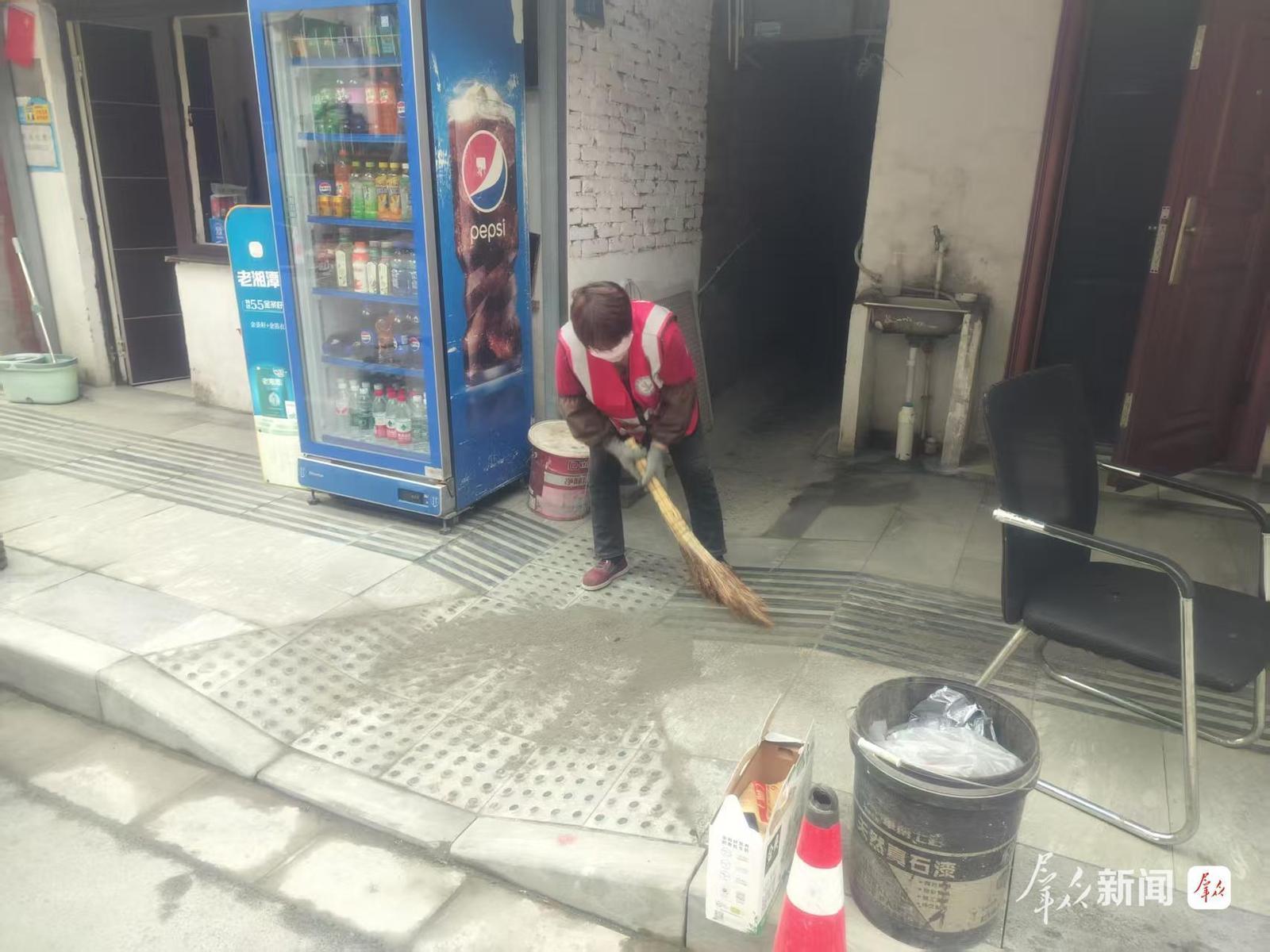 小北街人行道改造中建设了盲道